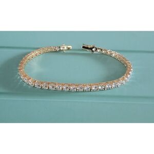 Gorgeous 9 Ct. 18KYG  Round Cut Sim Diamond Tennis Bracelet
